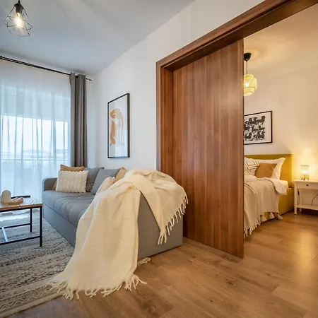 Apartment Lakeview Modern Condo-tennis, Parking, Balcony Cluj-Napoca
